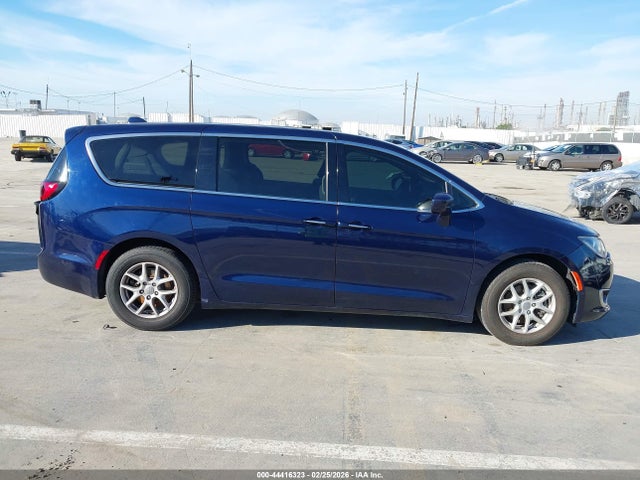 Chrysler Pacifica Touring