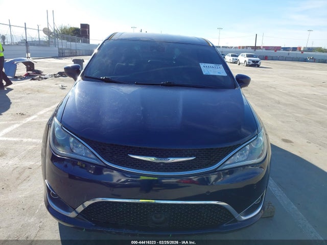 Chrysler Pacifica Touring