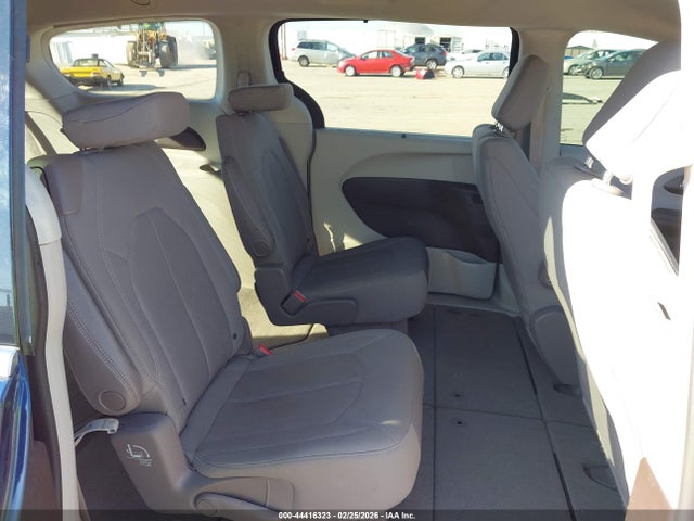 Chrysler Pacifica Touring