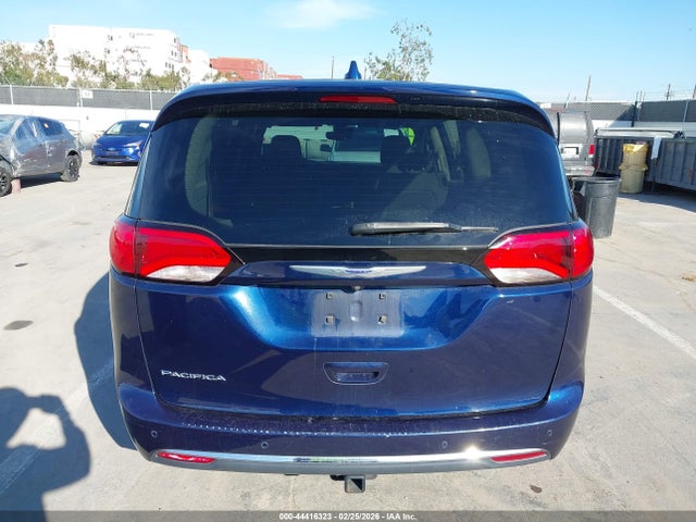 Chrysler Pacifica Touring