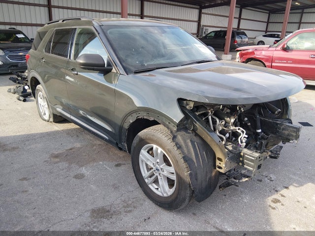 Salvage Ford Explorer Image
