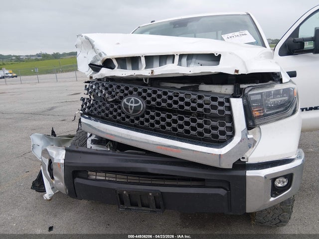 Toyota Tundra Sr5 5.7l V8