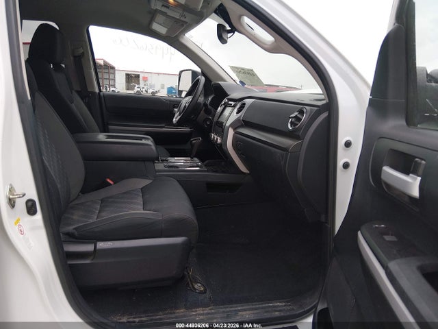 Toyota Tundra Sr5 5.7l V8