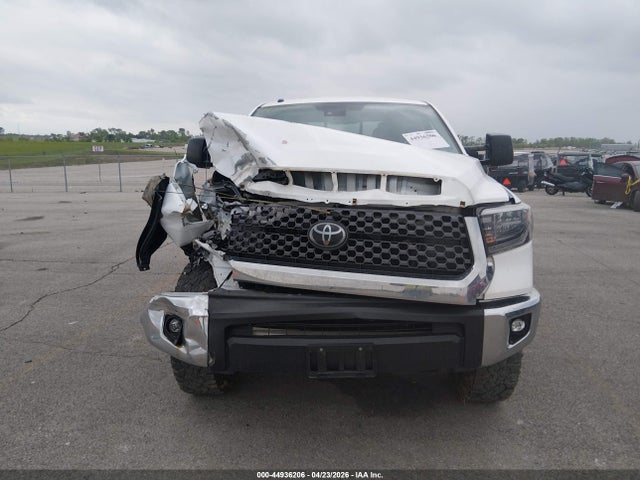 Toyota Tundra Sr5 5.7l V8