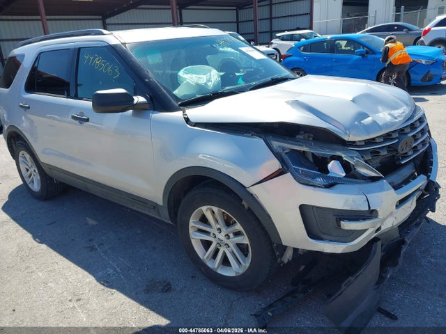 Salvage Ford Explorer Image