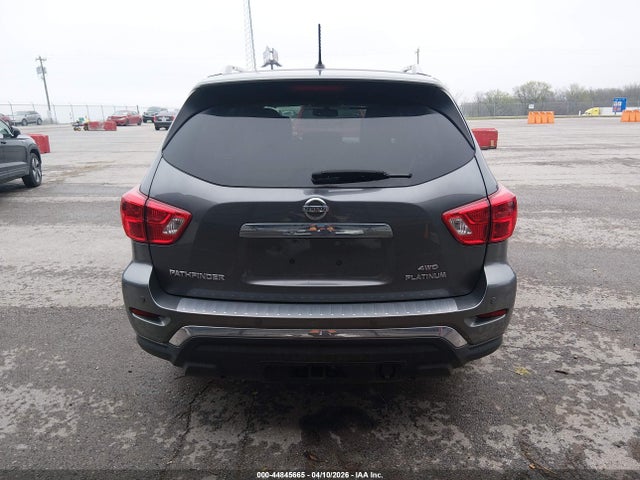 Nissan Pathfinder Platinum