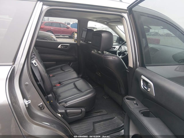 Nissan Pathfinder Platinum