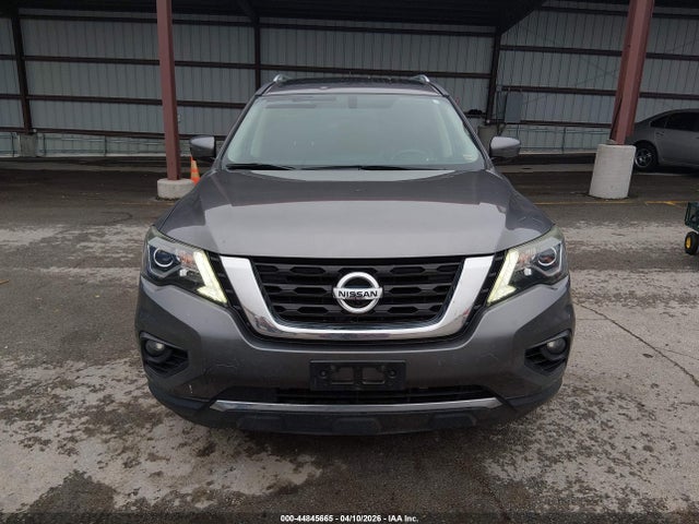 Nissan Pathfinder Platinum