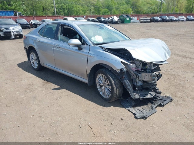 Salvage Toyota Camry Image