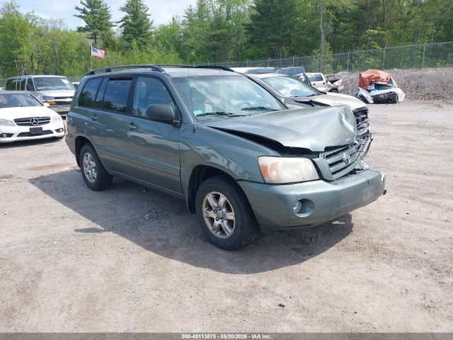 Salvage Toyota Highlander Image