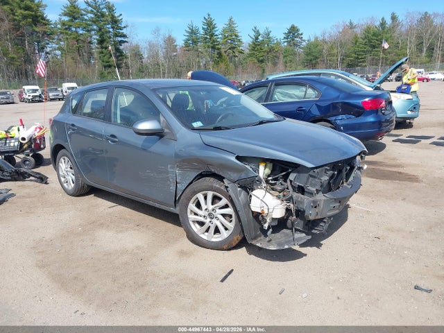 Salvage Mazda Mazda3 Image