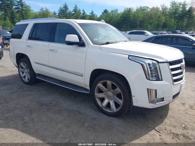 Salvage Cadillac Escalade Image
