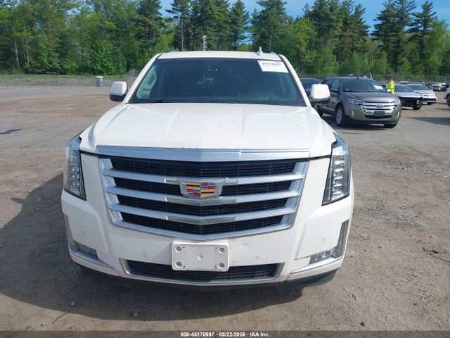 Cadillac Escalade Luxury Collection