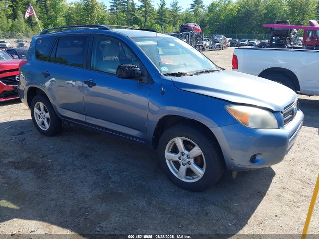 Salvage Toyota RAV4 Image
