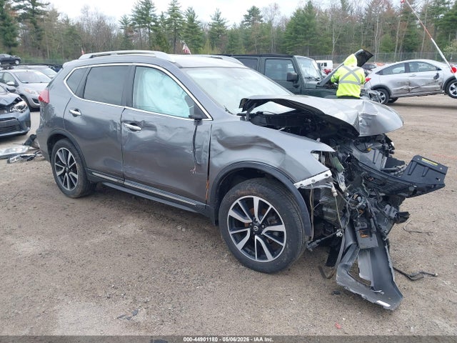 Salvage Nissan Rogue Image