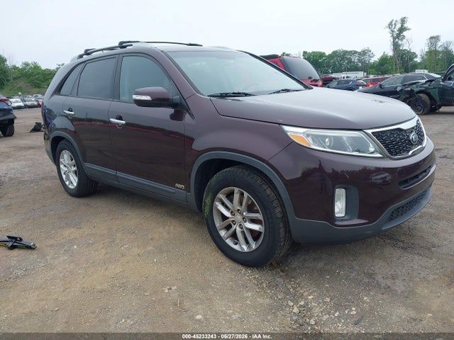 Salvage Kia Sorento Image