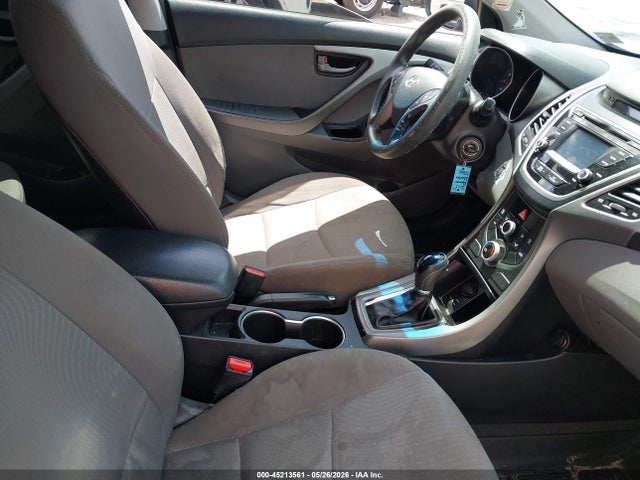 Hyundai ELANTRA Se