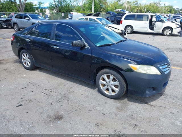 Salvage Toyota Camry Image