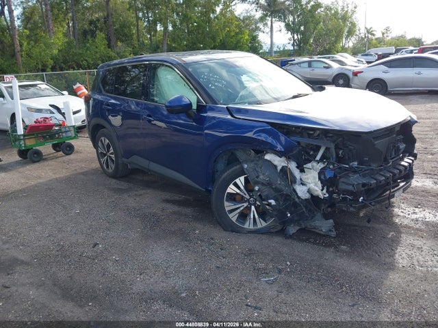Salvage Nissan Rogue Image