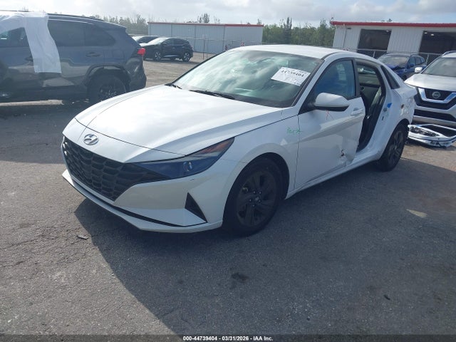 Hyundai ELANTRA Sel