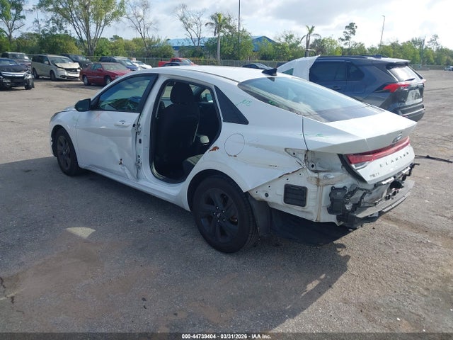 Hyundai ELANTRA Sel
