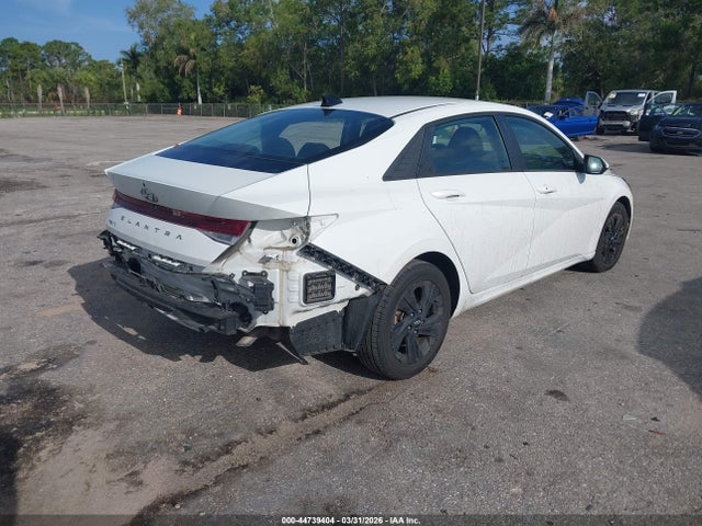 Hyundai ELANTRA Sel