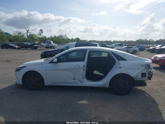Hyundai ELANTRA Sel