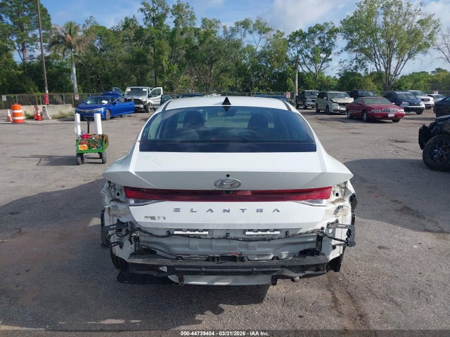 Hyundai ELANTRA Sel