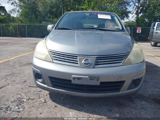 Nissan Versa 1.8s