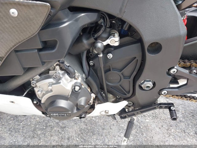 Yamaha Yzfr1s