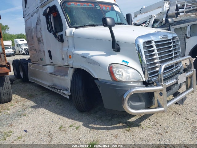Salvage Freightliner Cascadia 125 Image