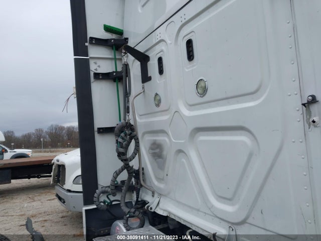 Freightliner Cascadia 125