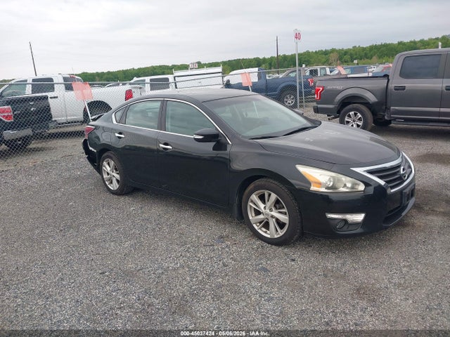 Salvage Nissan Altima Image