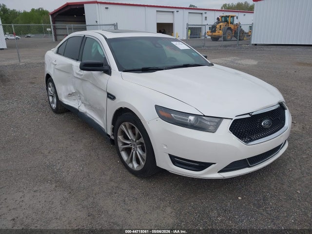Salvage Ford Taurus Image