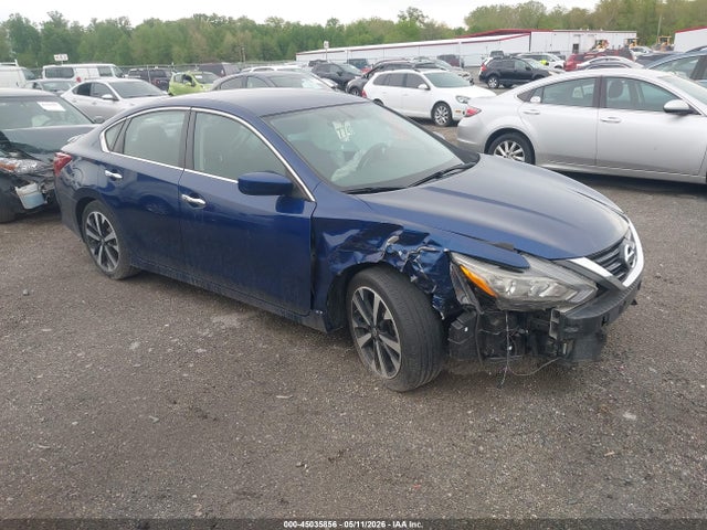 Salvage Nissan Altima Image