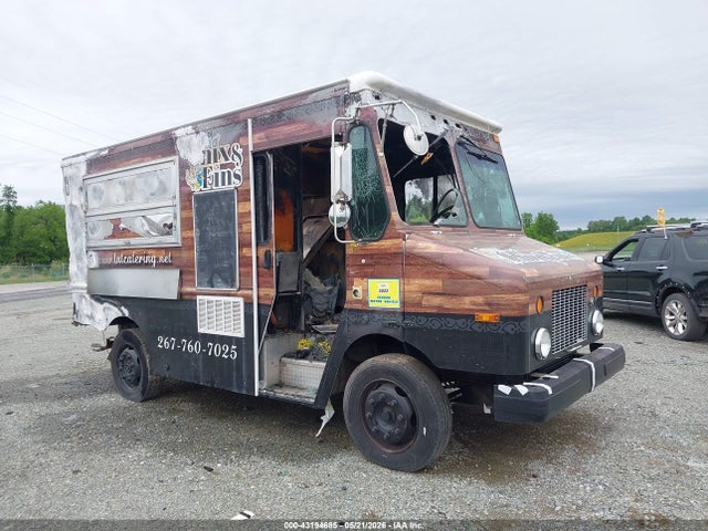 Salvage Freightliner Chassis Image