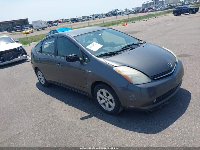 Salvage Toyota Prius Image