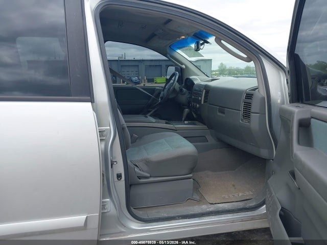 Nissan Titan Se