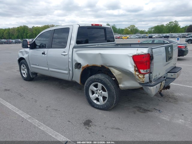 Nissan Titan Se