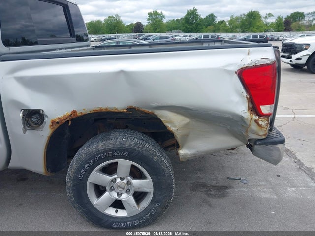 Nissan Titan Se