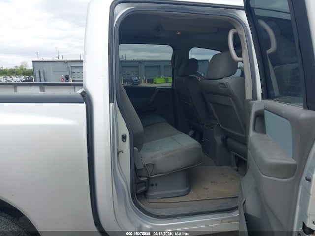 Nissan Titan Se