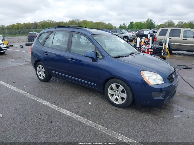 Salvage Kia Rondo Image