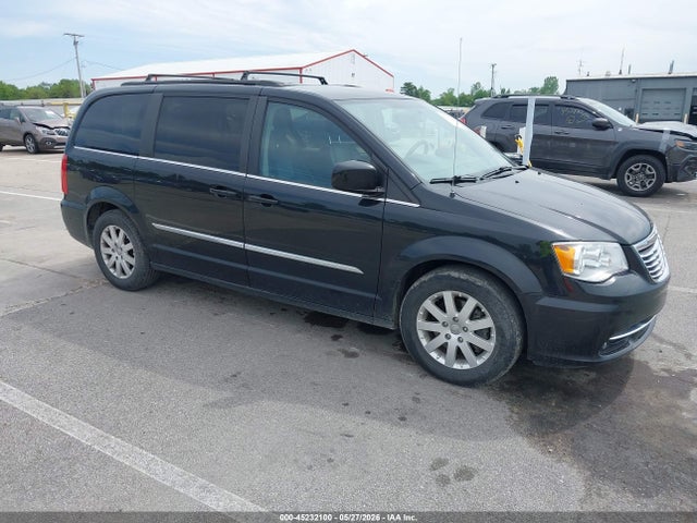 Salvage Chrysler Town & Country Image