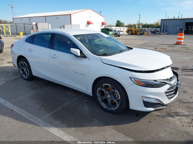 Salvage Chevrolet Malibu Image
