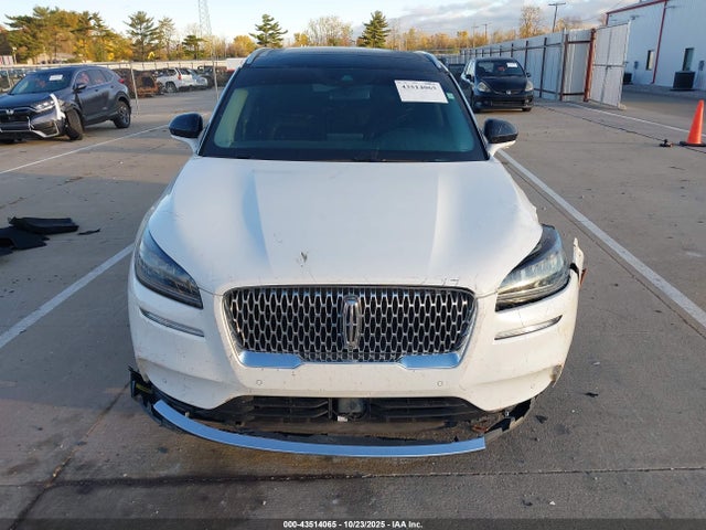 Lincoln Corsair Standard