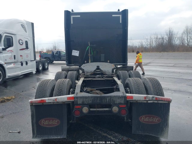 Peterbilt 579
