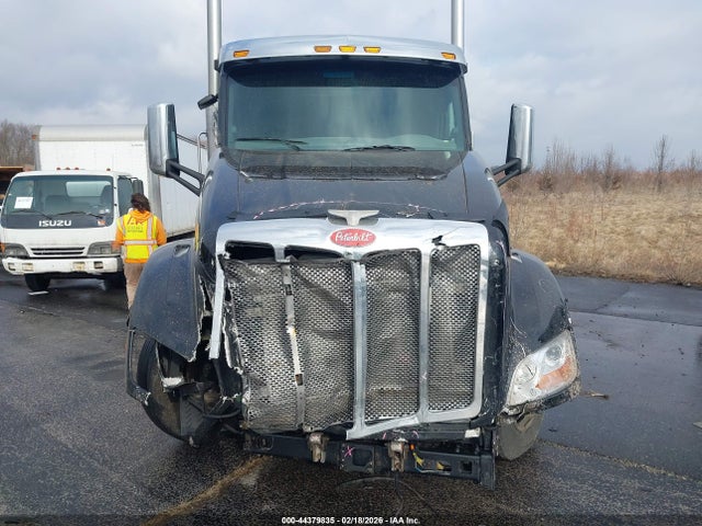 Peterbilt 579