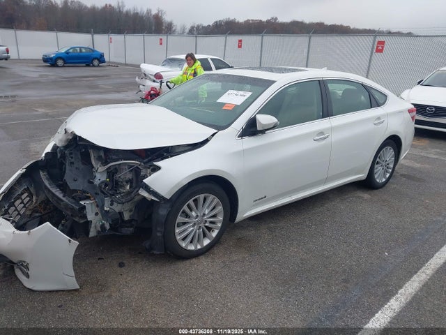 Toyota Avalon Hybrid Limited