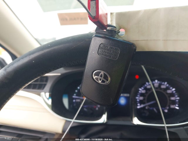 Toyota Avalon Hybrid Limited