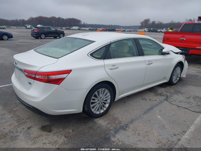 Toyota Avalon Hybrid Limited